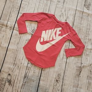 Nike Top Girls Size S 4-5 Years